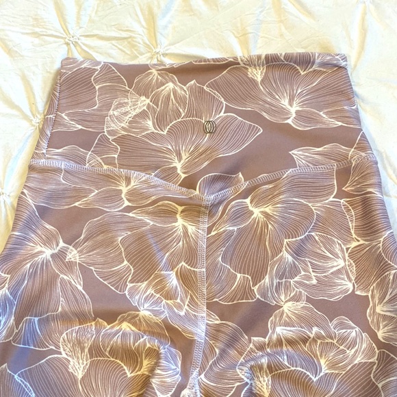 Ankle length mauve and cream high waisted workout leggings, size Small - Picture 2 of 2